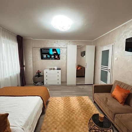 Central Apartament Яш Екстериор снимка
